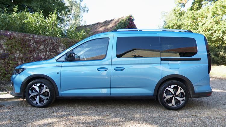 FORD TOURNEO CONNECT ESTATE Titanium