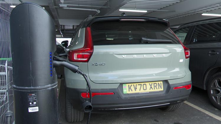 VOLVO XC40 ELECTRIC ESTATE Twin Plus